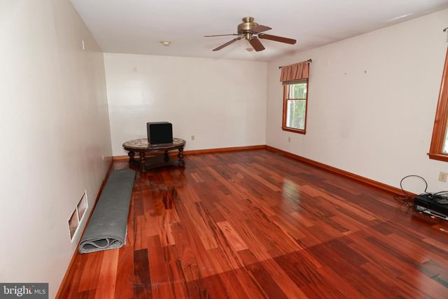 453 LANGLEY RD, Pittsgrove, NJ 08318