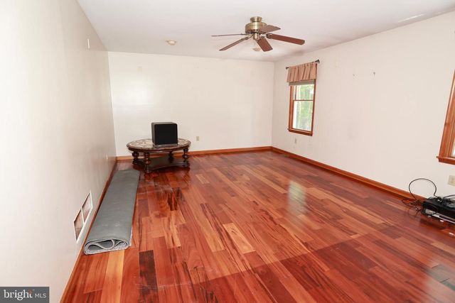 453 LANGLEY RD, Pittsgrove, NJ 08318