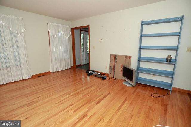 453 LANGLEY RD, Pittsgrove, NJ 08318