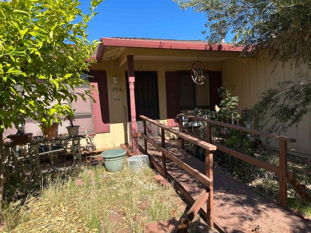 1988 Calaveras Dr, Pittsburg, CA 94565