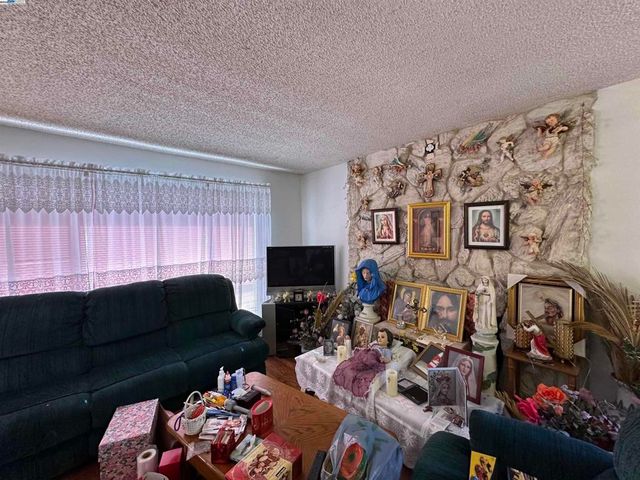 1988 Calaveras Dr, Pittsburg, CA 94565