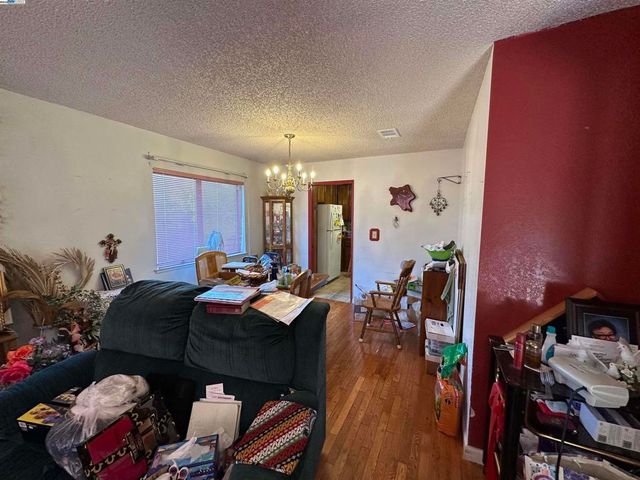 1988 Calaveras Dr, Pittsburg, CA 94565