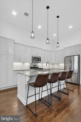 33 TUCKER WAY, Pennington, NJ 08534
