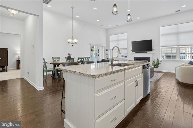 33 TUCKER WAY, Pennington, NJ 08534