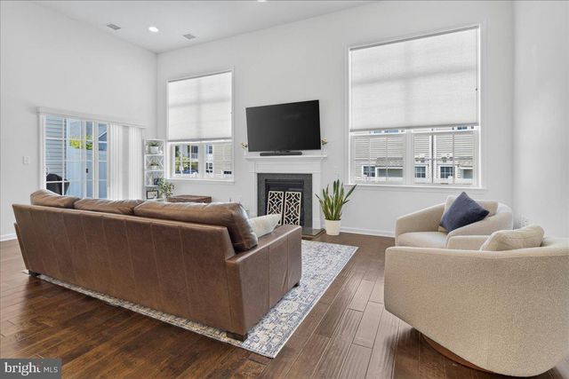 33 TUCKER WAY, Pennington, NJ 08534