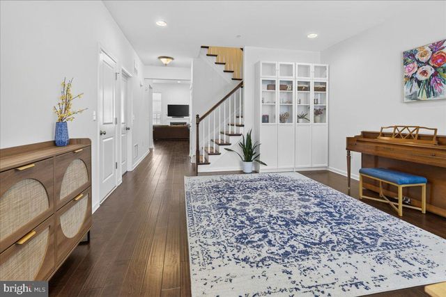 33 TUCKER WAY, Pennington, NJ 08534