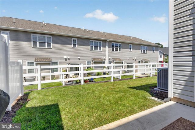 33 TUCKER WAY, Pennington, NJ 08534