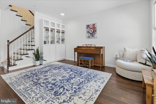 33 TUCKER WAY, Pennington, NJ 08534