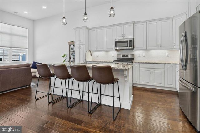 33 TUCKER WAY, Pennington, NJ 08534