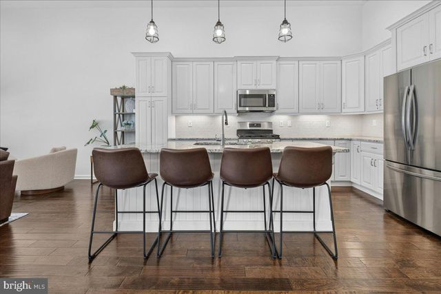 33 TUCKER WAY, Pennington, NJ 08534