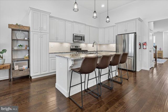 33 TUCKER WAY, Pennington, NJ 08534