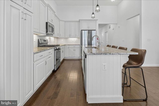 33 TUCKER WAY, Pennington, NJ 08534