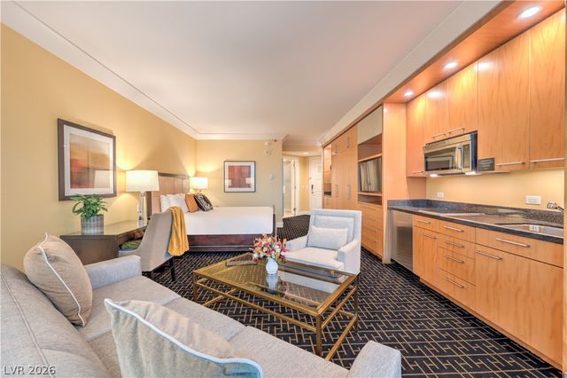 2000 Fashion Show Drive 3701, Las Vegas, NV 89109