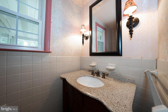 1215 CLUB HOUSE RD, Gladwyne, PA 19035