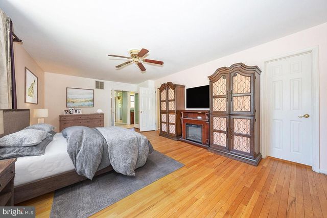 1215 CLUB HOUSE RD, Gladwyne, PA 19035