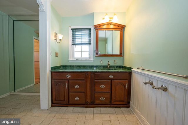 1215 CLUB HOUSE RD, Gladwyne, PA 19035