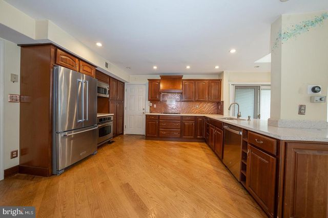 1215 CLUB HOUSE RD, Gladwyne, PA 19035