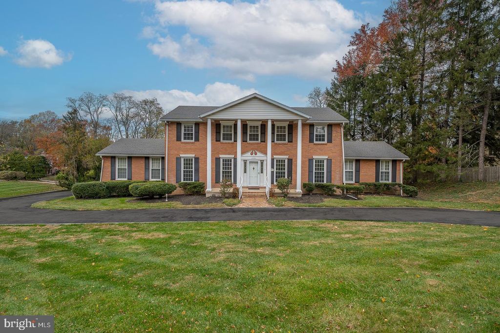 1215 CLUB HOUSE RD, Gladwyne, PA 19035