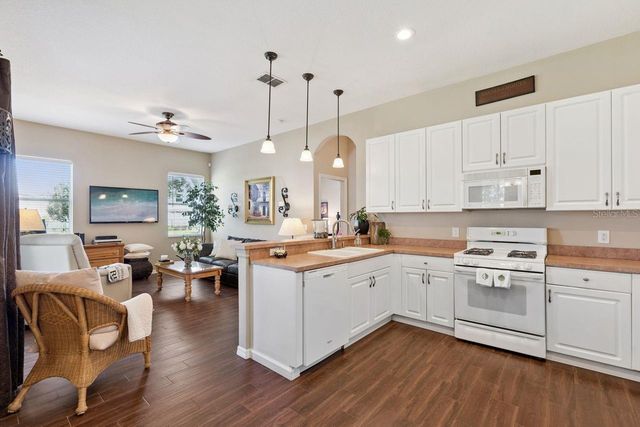 2824 MAJESTIC ISLE DRIVE, Clermont, FL 34711
