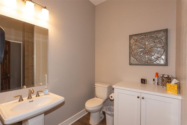 275 Frog Pond LN, Dripping Springs, TX 78620