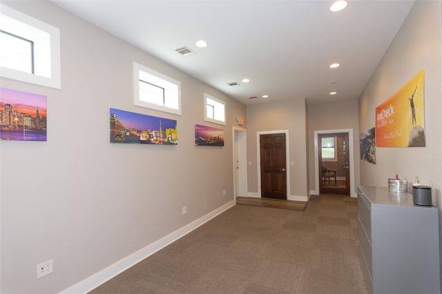 275 Frog Pond LN, Dripping Springs, TX 78620