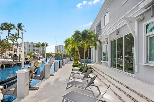 863 Enfield Street, Boca Raton, FL 33487