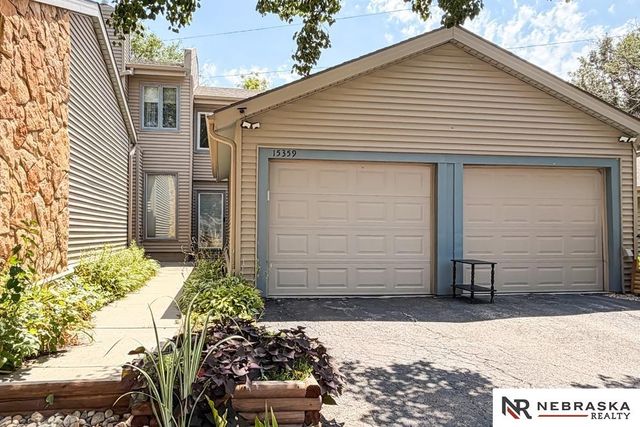 15359 Mason Plaza, Omaha, NE 68154