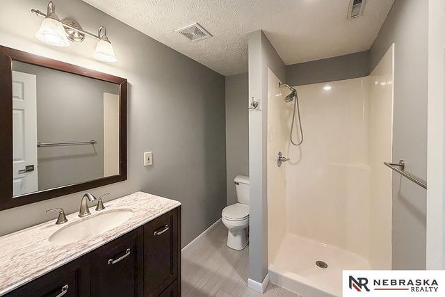 15359 Mason Plaza, Omaha, NE 68154