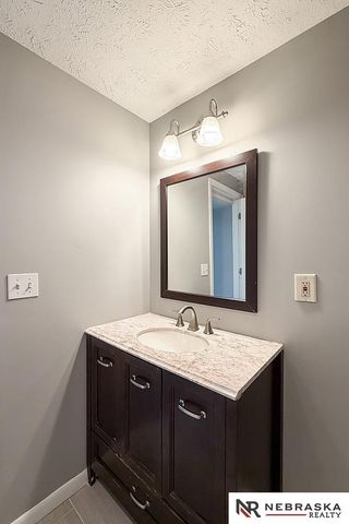 15359 Mason Plaza, Omaha, NE 68154