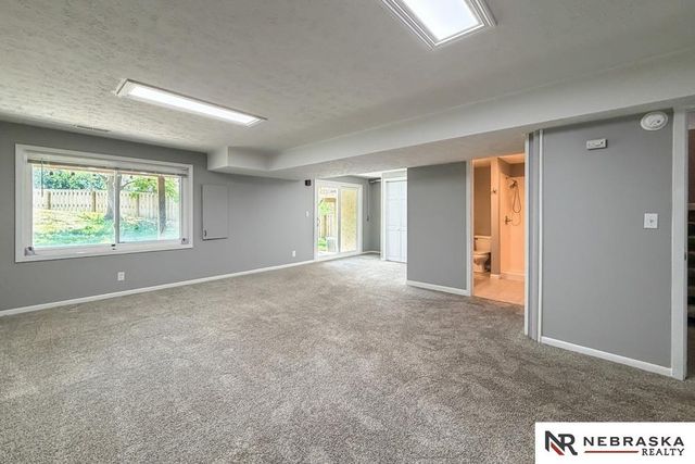 15359 Mason Plaza, Omaha, NE 68154