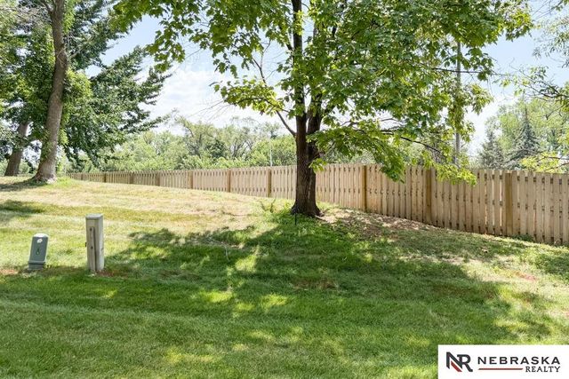 15359 Mason Plaza, Omaha, NE 68154