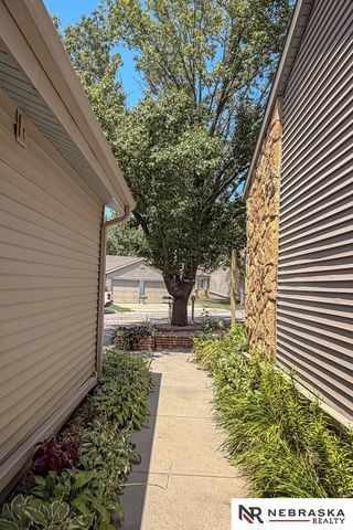 15359 Mason Plaza, Omaha, NE 68154
