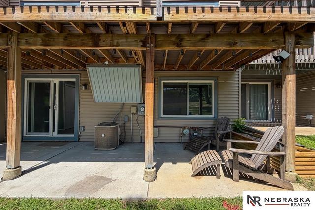 15359 Mason Plaza, Omaha, NE 68154
