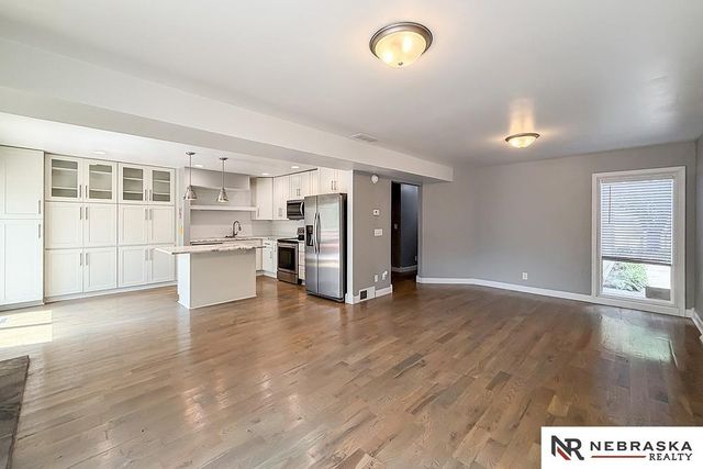 15359 Mason Plaza, Omaha, NE 68154