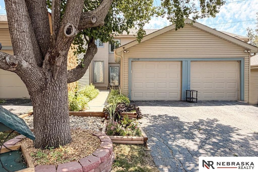 15359 Mason Plaza, Omaha, NE 68154