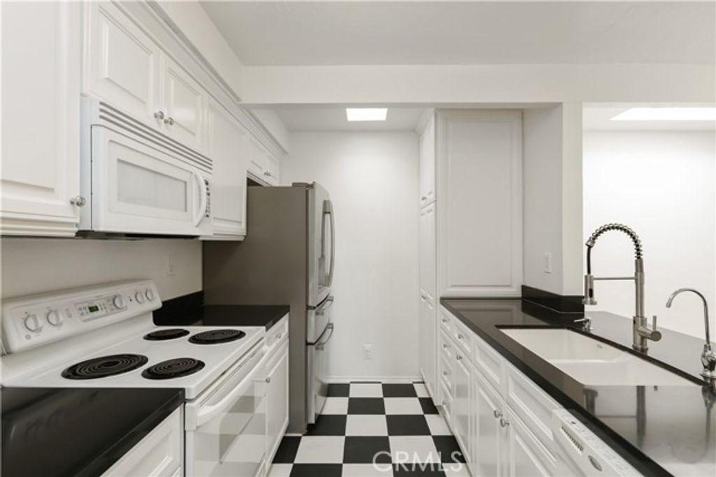 25916 Robin Circle, Mission Viejo, CA 92691