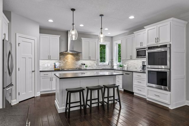 899 Rolling Bluff, Excelsior, MN 55331
