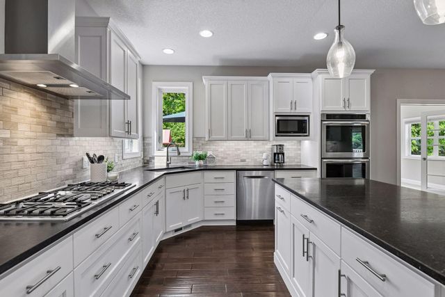 899 Rolling Bluff, Excelsior, MN 55331