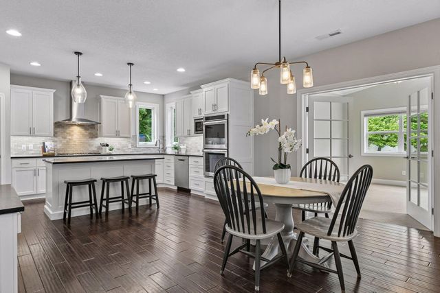 899 Rolling Bluff, Excelsior, MN 55331