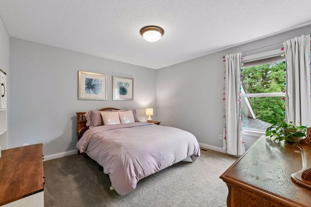 899 Rolling Bluff, Excelsior, MN 55331