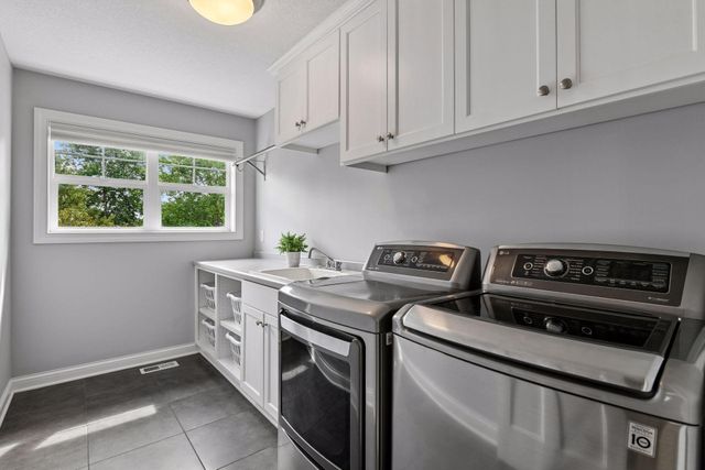 899 Rolling Bluff, Excelsior, MN 55331