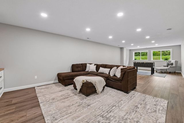 899 Rolling Bluff, Excelsior, MN 55331