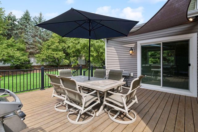 899 Rolling Bluff, Excelsior, MN 55331