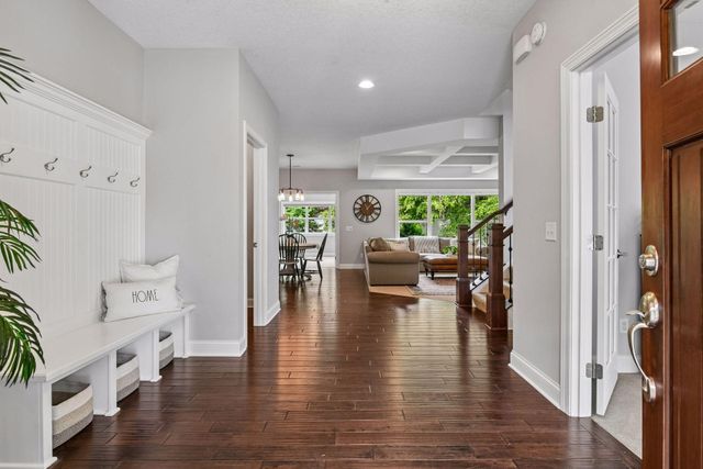 899 Rolling Bluff, Excelsior, MN 55331
