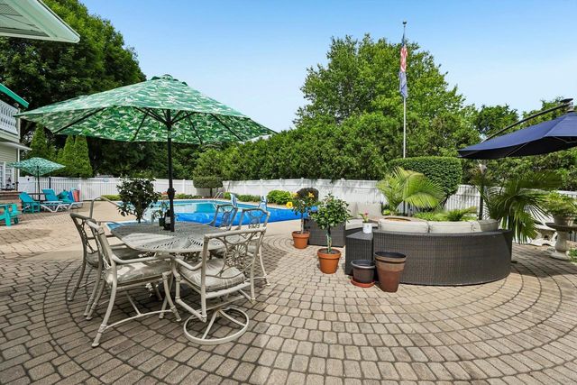 702 Glenwood Court, Jefferson, WI 53549