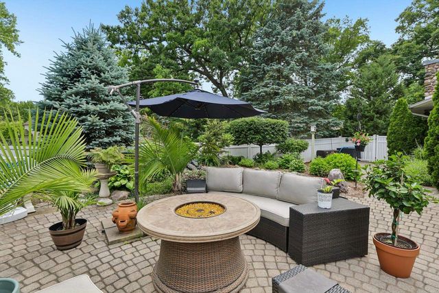 702 Glenwood Court, Jefferson, WI 53549