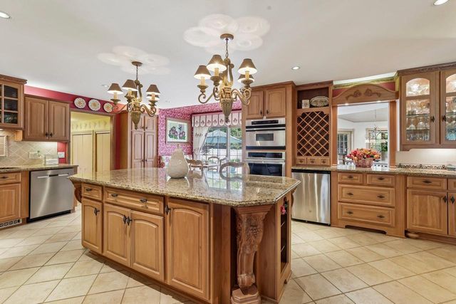 702 Glenwood Court, Jefferson, WI 53549