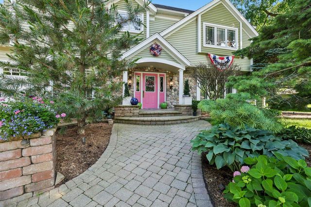 702 Glenwood Court, Jefferson, WI 53549