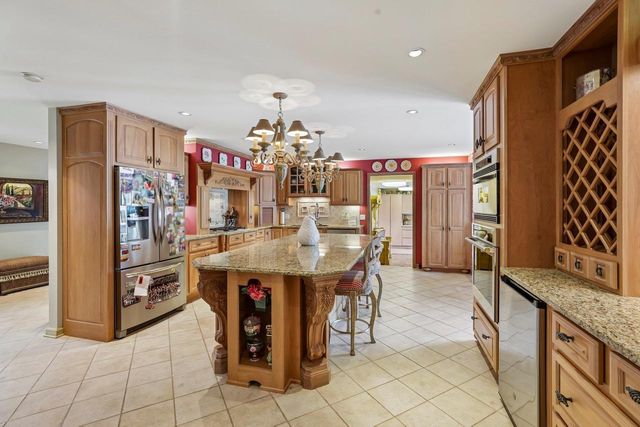 702 Glenwood Court, Jefferson, WI 53549