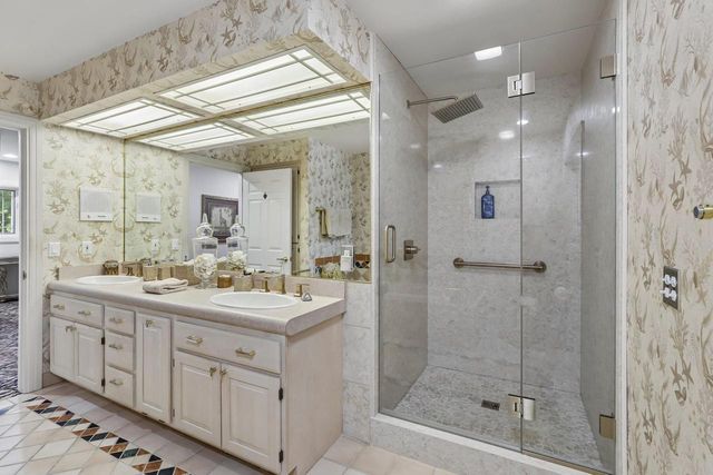 702 Glenwood Court, Jefferson, WI 53549
